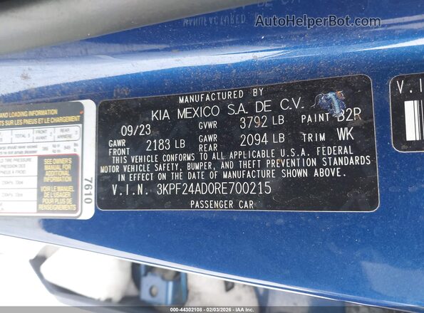 3KPF24AD0RE700215 2024 KIA FORTE Blue Widok komory silnika