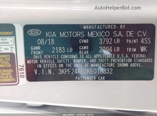 3KPF24AD2KE018832 2019 KIA FORTE Silver Widok komory silnika