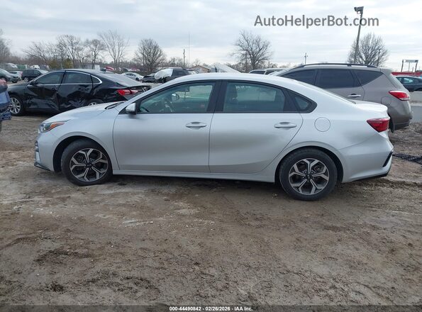 3KPF24AD2KE018832 2019 KIA FORTE Silver Widok wnętrza 360 stopni