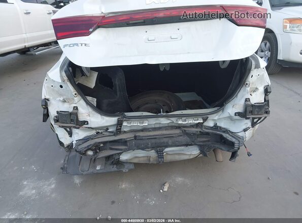 3KPF24AD2PE559905 2023 KIA FORTE White Դիմացի տեսք