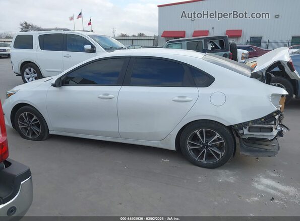 3KPF24AD2PE559905 2023 KIA FORTE White 