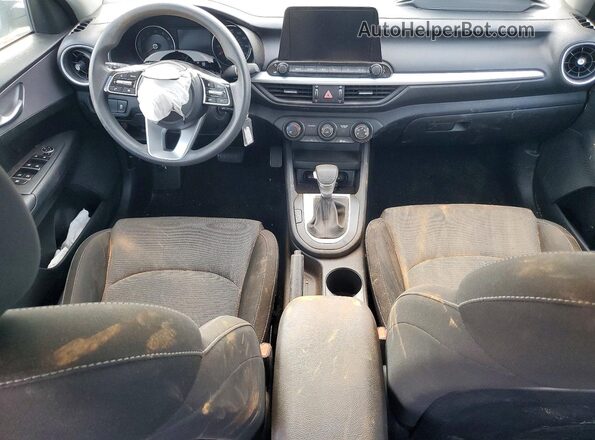 3KPF24AD2RE698046 2024 KIA FORTE Белый Вид панели приборов