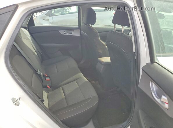 3KPF24AD2RE698046 2024 KIA FORTE Белый Вид задних сидений