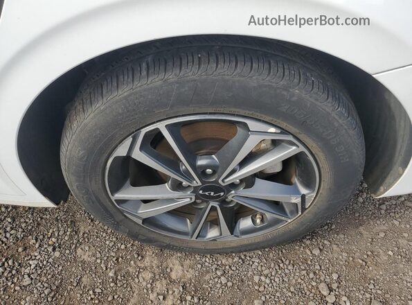 3KPF24AD2RE698046 2024 KIA FORTE Белый 