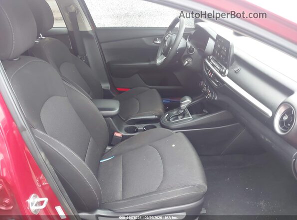 3KPF24AD3ME340365 2021 KIA FORTE Красный Вид салона спереди