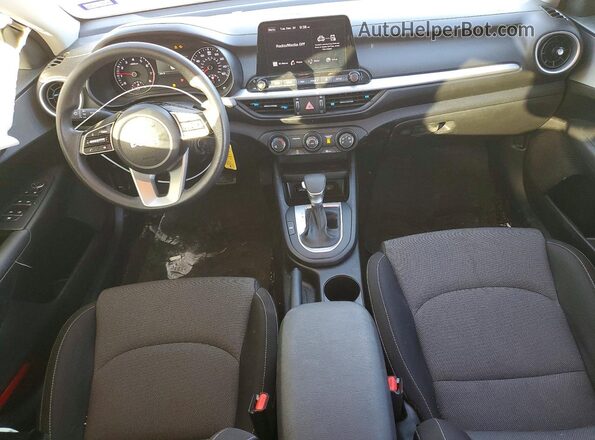 3KPF24AD3RE808215 2024 KIA FORTE Угольный Вид панели приборов