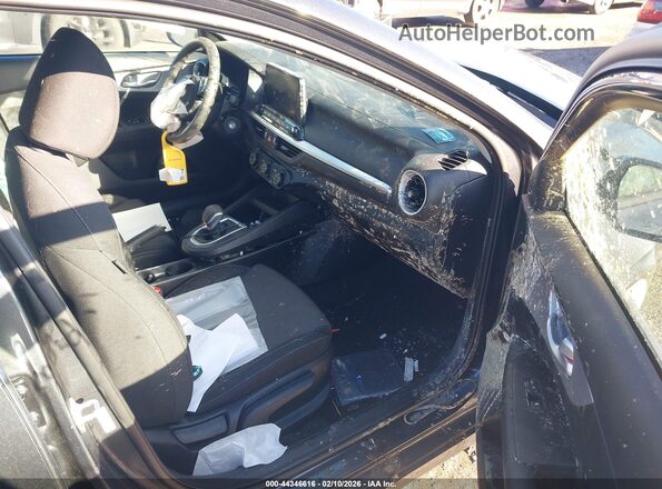 3KPF24AD3RE821708 2024 KIA FORTE Gray Вид салону спереду