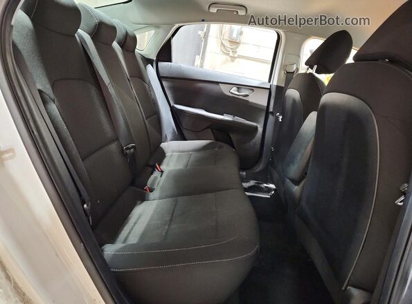 3KPF24AD4LE234277 2020 KIA FORTE Белый Вид задних сидений