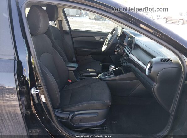 3KPF24AD5LE235891 2020 KIA FORTE Черный Вид салона спереди