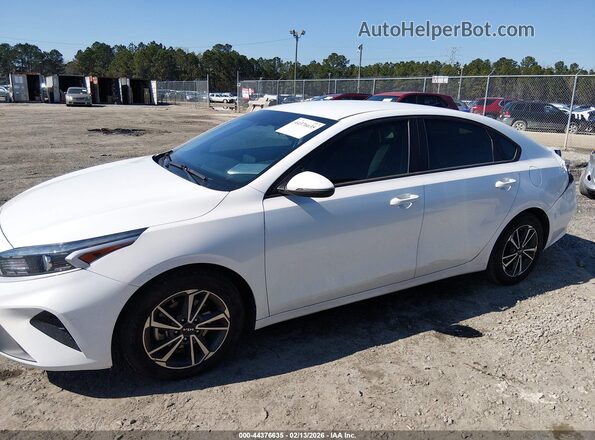 3KPF24AD5PE511315 2023 KIA FORTE White 
