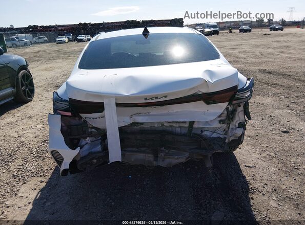 3KPF24AD5PE511315 2023 KIA FORTE White Вид спереду