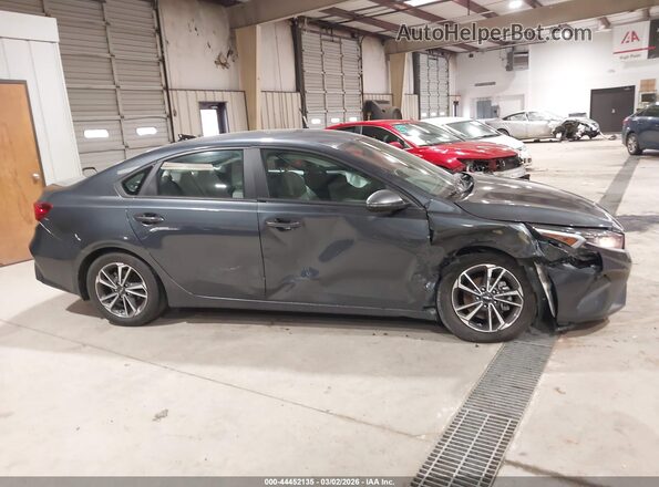 3KPF24AD5PE563687 2023 KIA FORTE Серый Вид задней части салона
