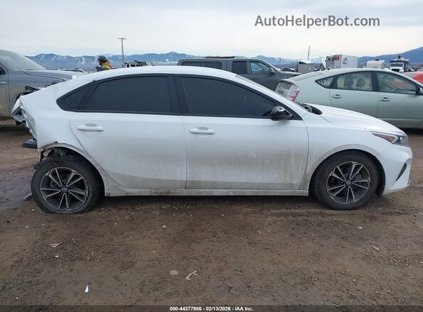 3KPF24AD6PE644097 2023 KIA FORTE Белый Панорамный вид салона 360°