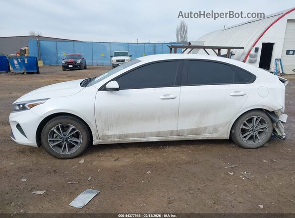 3KPF24AD6PE644097 2023 KIA FORTE Белый 