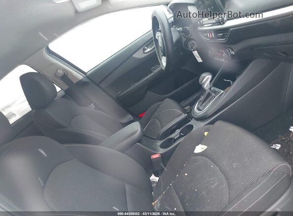 3KPF24AD7KE106615 2019 KIA FORTE Белый Вид салона спереди