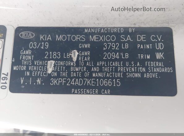 3KPF24AD7KE106615 2019 KIA FORTE Белый Вид подкапотного пространства