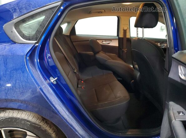 3KPF24AD7RE707632 2024 KIA FORTE Синий Вид задних сидений