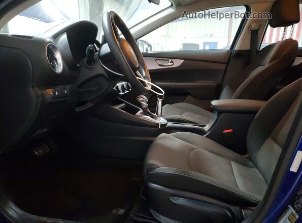 3KPF24AD7RE707632 2024 KIA FORTE Синий Вид салона спереди
