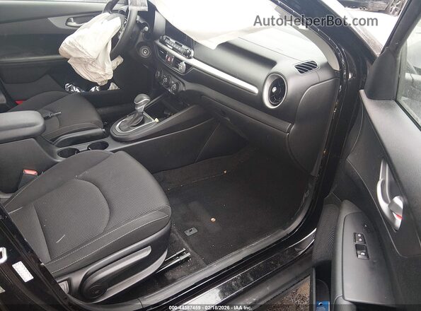 3KPF24AD8LE193667 2020 KIA FORTE Черный Вид салона спереди