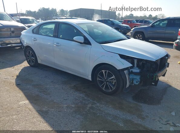 3KPF24AD8RE724360 2024 KIA FORTE White Delantero derecho