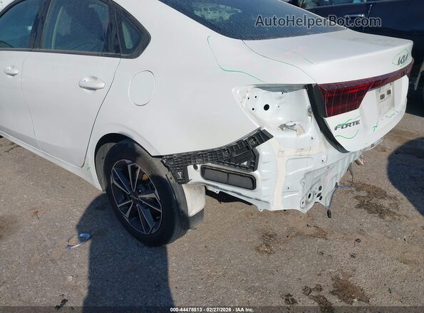 3KPF24AD8RE724360 2024 KIA FORTE White 
