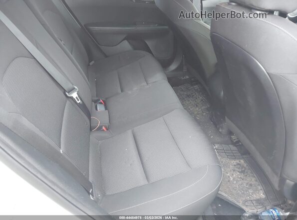 3KPF24ADXKE030288 2019 KIA FORTE White Widok naklejki z numerem VIN