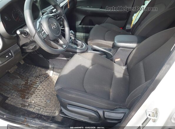 3KPF24ADXKE030288 2019 KIA FORTE White Widok wnętrza z przodu