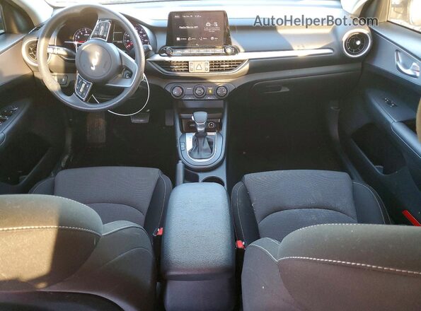3KPF24ADXPE596975 2023 KIA FORTE Серый Вид панели приборов
