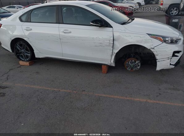 3KPF34AD0ME286763 2021 KIA FORTE Белый Вид спереди
