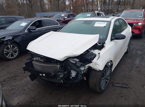 3KPF54AD5RE691907 2024 KIA FORTE Белый Вид спереди