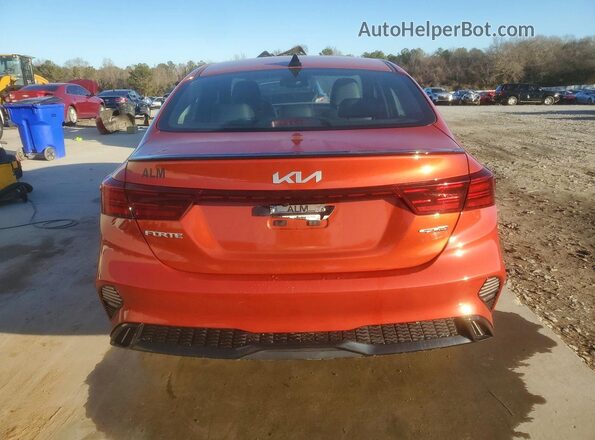3KPF54AD7PE543660 2023 KIA FORTE Красный Вид сзади
