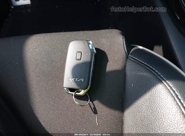 3KPF54ADXPE522270 2023 KIA FORTE Серебряный Вид панели приборов