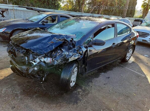 3KPFK4A74JE277735 2018 KIA FORTE Черный Передняя левая четверть