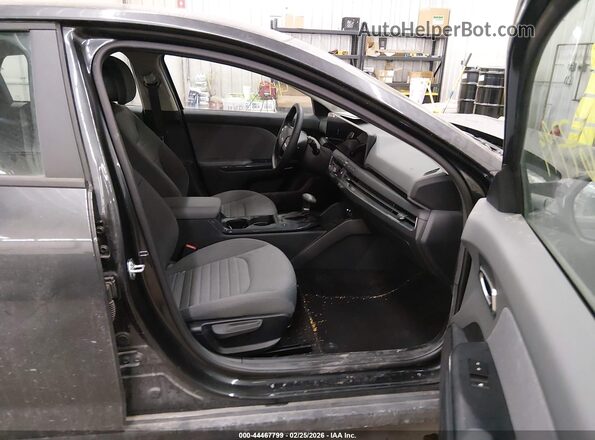 3KPFU4DE2SE080522 2025 KIA K4 Серый Вид салона спереди