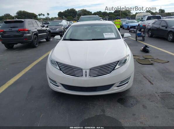 3LN6L2G90GR628678 2016 LINCOLN MKZ Белый Вид щитка приборов