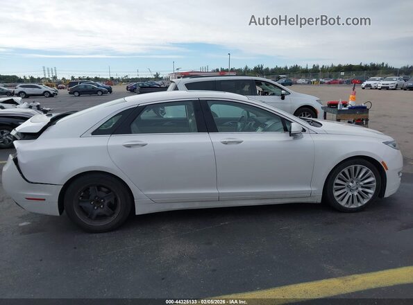3LN6L2G90GR628678 2016 LINCOLN MKZ Белый Вид задней части салона