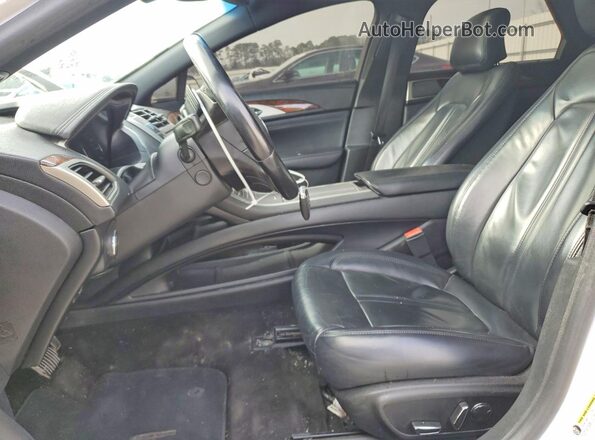 3LN6L5D95JR619245 2018 LINCOLN MKZ Белый Вид салона спереди