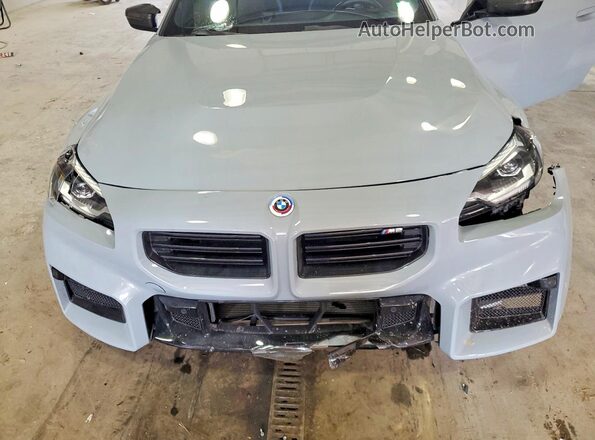3MF13DM02P8C99484 2023 BMW M2 Silver Вид задньої частини салону