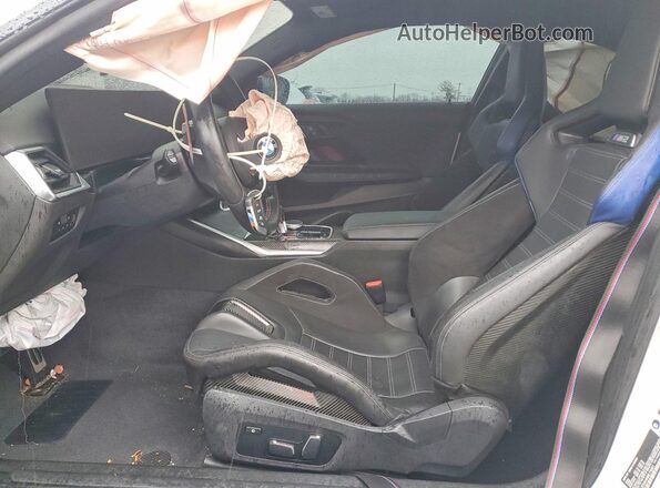 3MF13DM04R8E75681 2024 BMW M2 White Front interior view