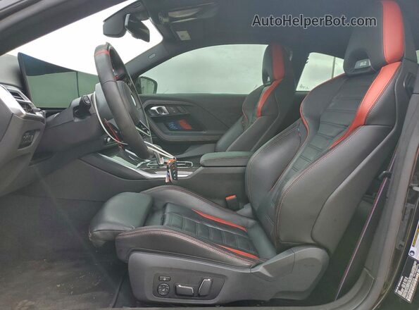 3MF23DM04S8F23433 2025 BMW M2 Черный Вид салона спереди