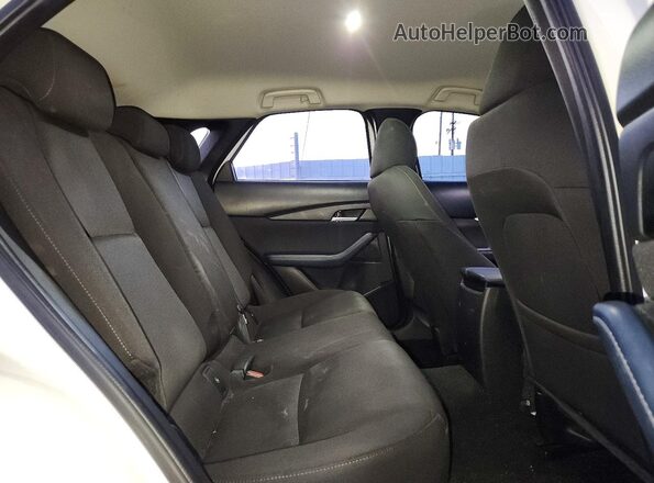 3MVDMBAL1MM213292 2021 MAZDA CX-30 White Rear interior view
