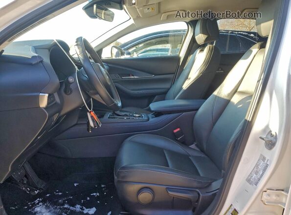 3MVDMBBL3MM218606 2021 MAZDA CX-30 White Front interior view
