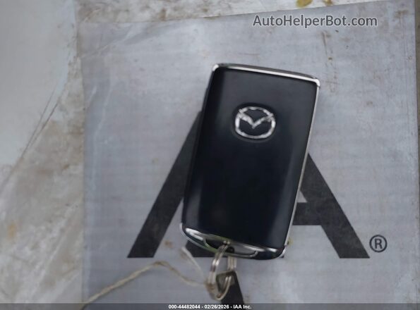 3MVDMBCMXPM522625 2023 MAZDA CX-30 Красный Вид панели приборов