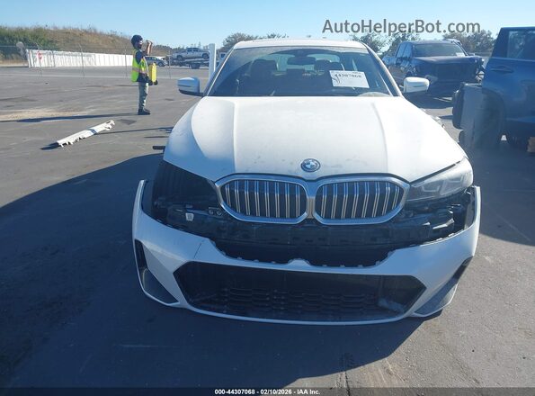3MW39FF09P8D10545 2023 BMW OTHER Белый Вид задней части салона