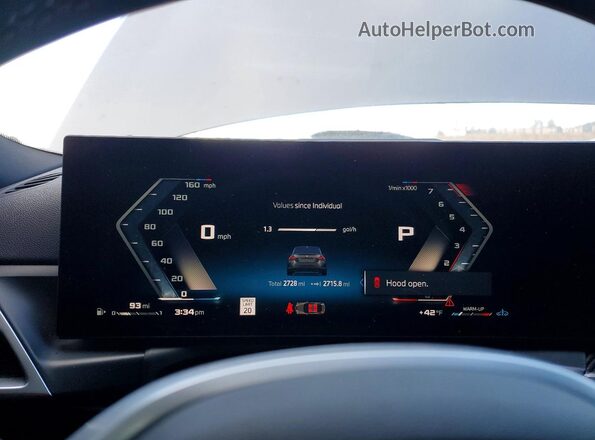 3MW53CM00S8F18348 2025 BMW M2 Gray Սարքավորումների վահանակի տեսք