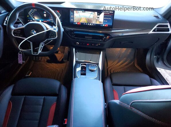 3MW53CM00S8F18348 2025 BMW M2 Gray Առջևի վահանակի տեսք