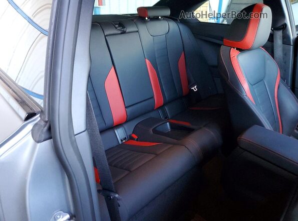 3MW53CM00S8F18348 2025 BMW M2 Gray Հետևի նստատեղերի տեսք
