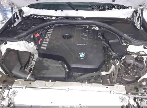 3MW5R7J0XM8B68921 2021 BMW OTHER Белый Вид сзади