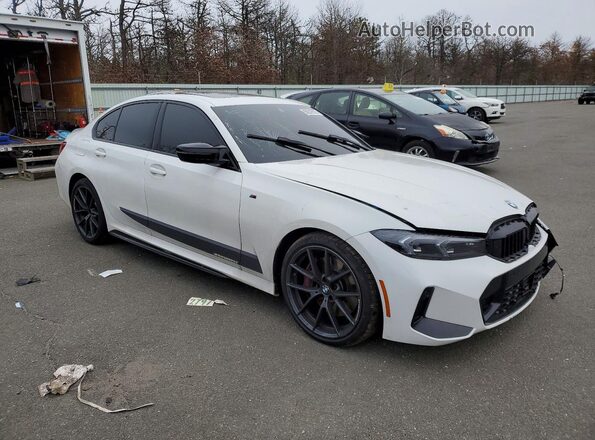 3MW69FT08S8F50518 2025 BMW M3 Белый Передняя правая четверть