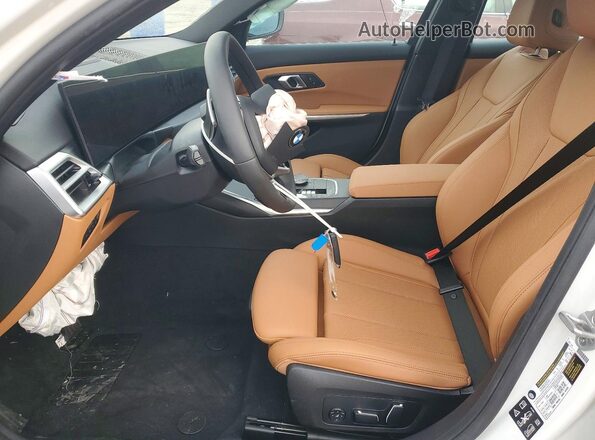 3MW89CW08T8F97102 2026 BMW OTHER White Vista interior delantera